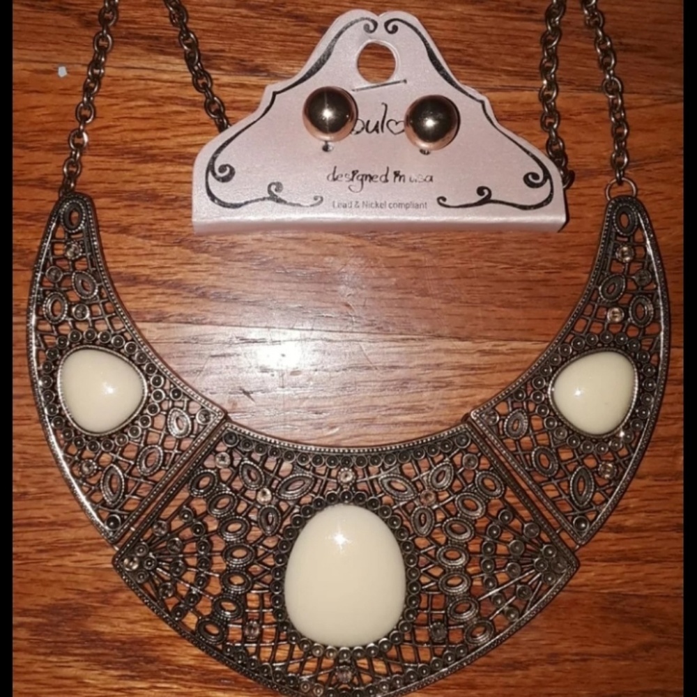 Fabulous Lead Compliant Earrings And Necklace